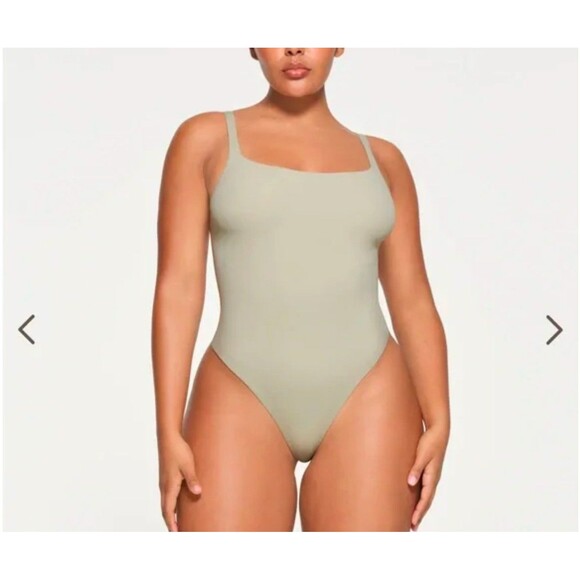 Skims Fits Everybody Square Neck Bodysuit large talc NWT - Picture 2 of 6